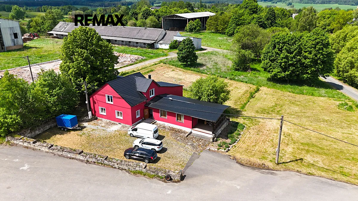 Prodej rodinného domu 350 m², pozemek 2784 m²